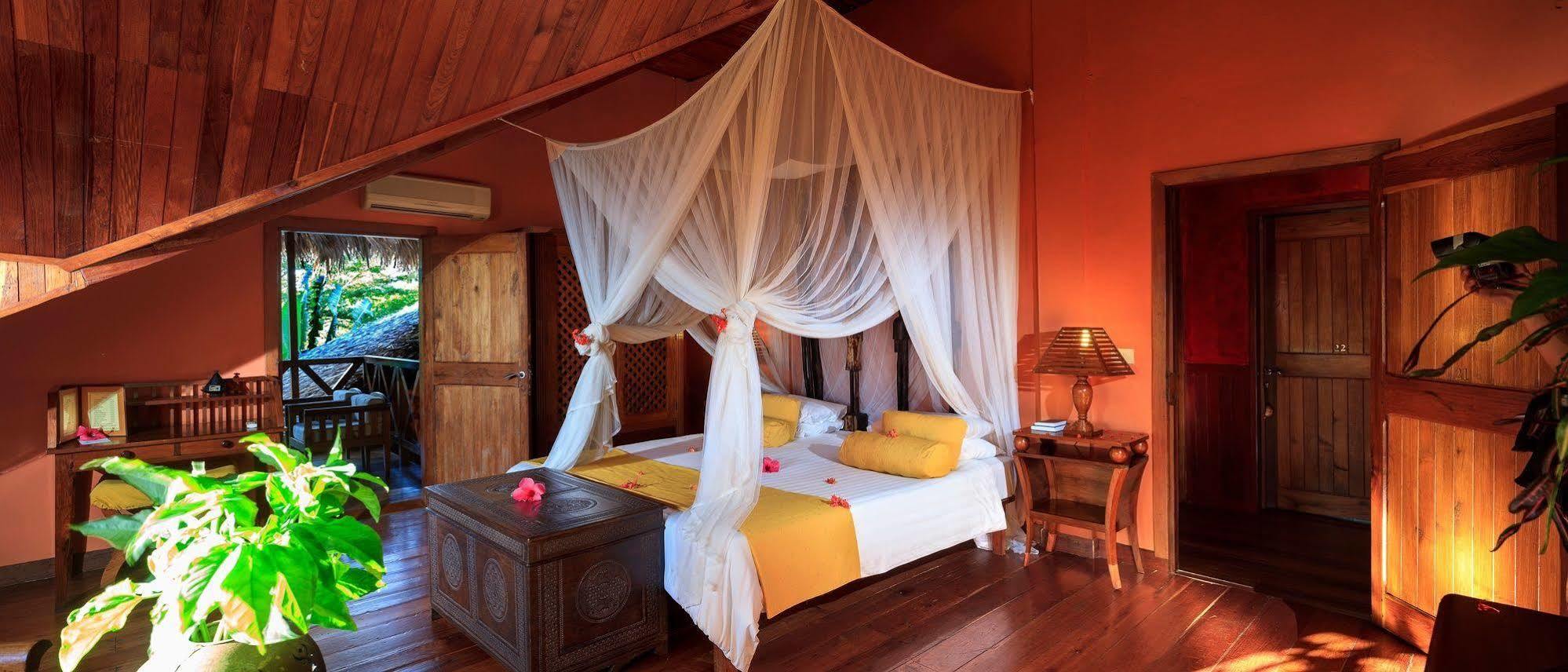 Nosy Be Hotel & Spa Ambaro Exterior foto