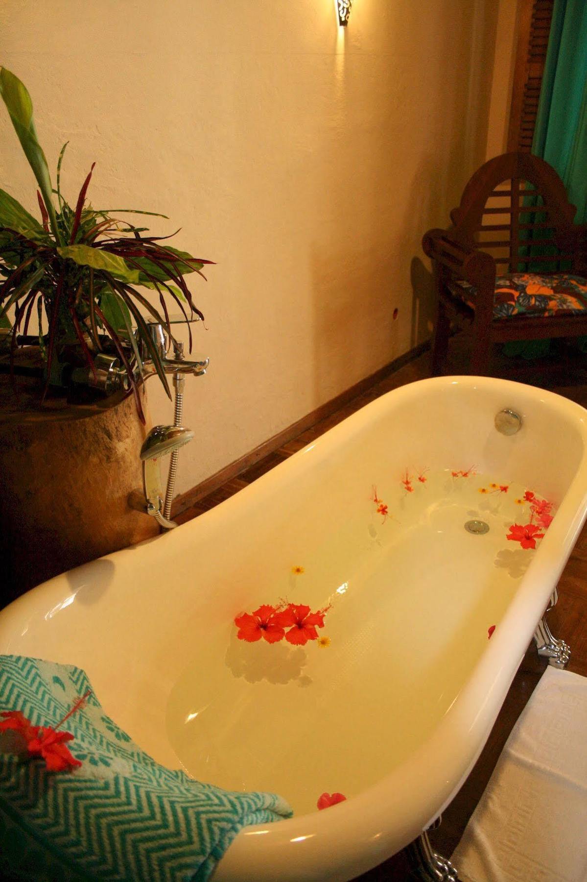Nosy Be Hotel & Spa Ambaro Exterior foto